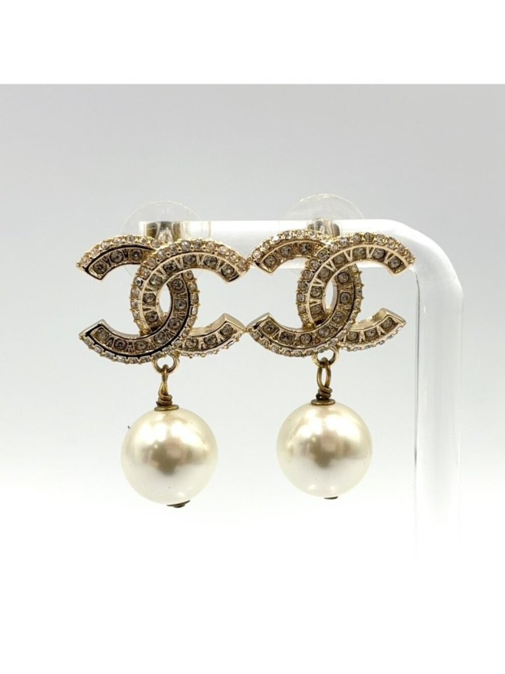 Chanel CC Logo Swing Pearl Rhinestone Faux Off White Clear Gold Earrings